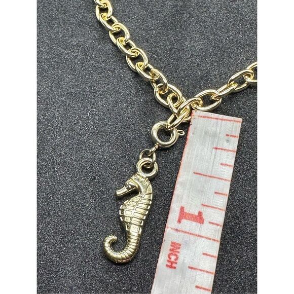 Bundle Set of two Vintage Di Gold Tone 5 Dangle Charms Chain Link Bracelets Good - Picture 6 of 12